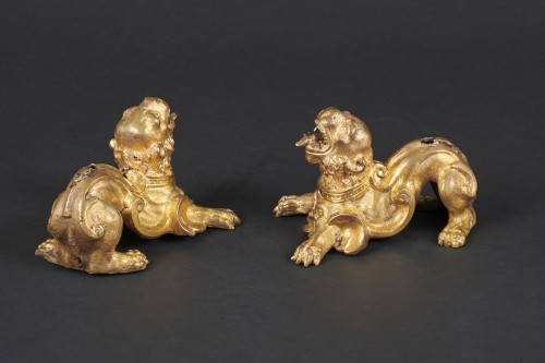 Sculpture  - Pair of lions in gilded bronze from a cabinet - Venice  End of 16th century