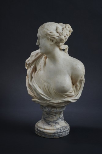 Sculpture Sculpture en Marbre - Buste de femme en marbre - Italie seconde moitié du XVIIe siècle