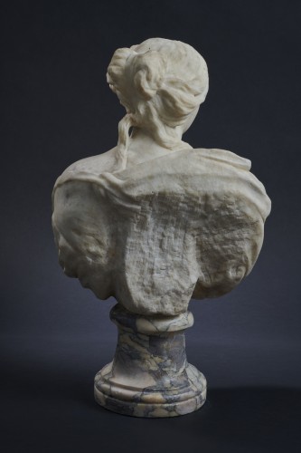 Buste de femme en marbre - Italie seconde moitié du XVIIe siècle - Galerie Sismann