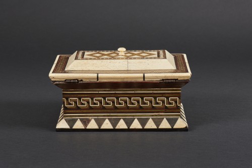 Rectangular casket in alla Certosina marquetry, Northern Italy mid-15th c. - Middle age