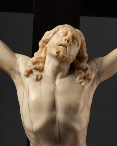 Art sacré, objets religieux  - Christ en ivoire - France époque Louis XIV