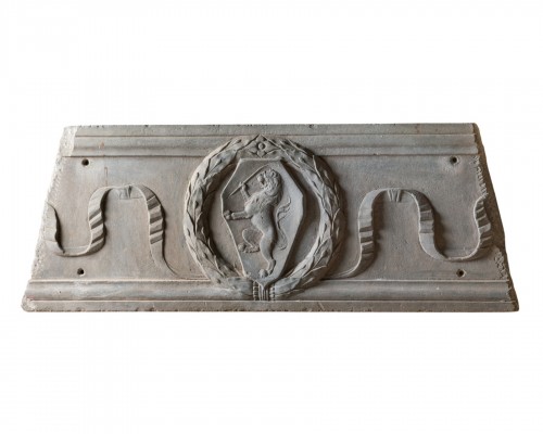 Linteau sculpté à décors héraldiques, Pietra serena - Florence 2nd moitié du XVe