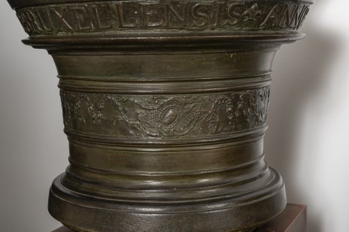 Collections Instruments scientifiques - Mortier d'apothicaire et son pilon en bronze - Bruxelles, 1746