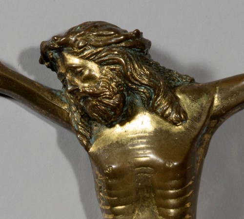 Christ gothique en bronze doré - Sculpture Style Moyen Âge
