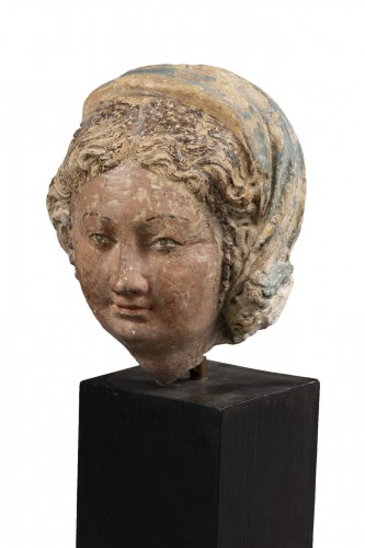 Jeune femme au voile en calcaire polychrome- Bourgogne, milieu du XVIe siècle