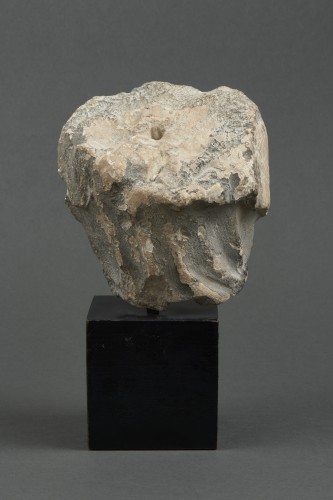 Tête de la Vierge voilée en pierre calcaire - Île-de-France, fin du XIVe siècle - Galerie Sismann