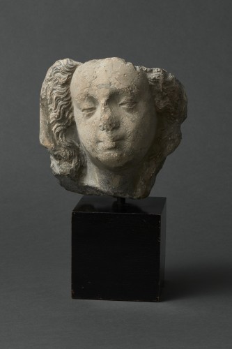 Tête de la Vierge voilée en pierre calcaire - Île-de-France fin du XIVe siècle - Moyen Âge