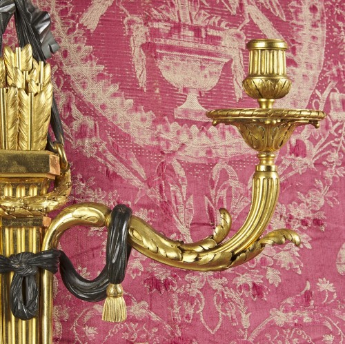 Antiquités - A pair of Louis XVI gilt bronze wall lights