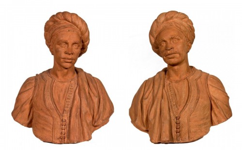 Paire de bustes d'orientaux en terre cuite