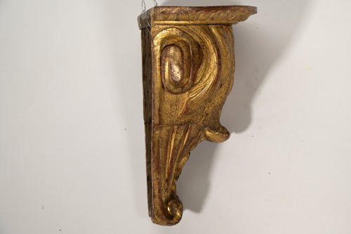 18th century - A pair of Italian gilt wood wall brackets