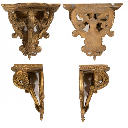 Decorative Objects  - A set of four Regence wall brackets
