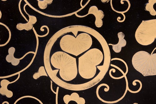 19th century - A Japanese late Edo lacquer coffer