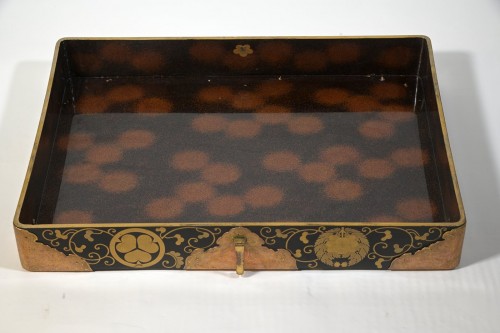  - A Japanese late Edo lacquer coffer