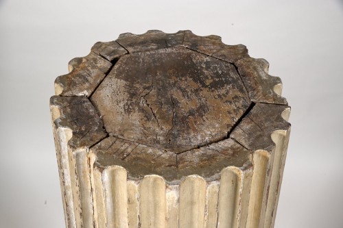 Decorative Objects  - A pair of French Louis XVI period wooden columns