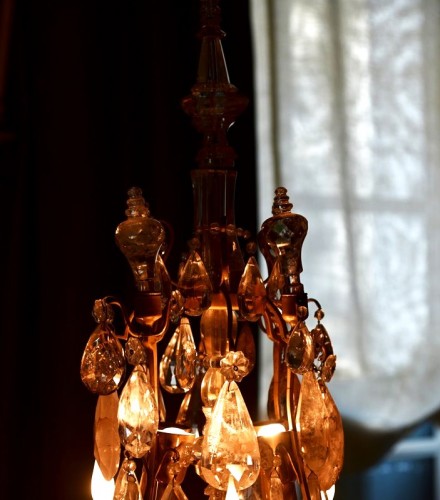 Antiquités - A pair of large rock crystal girandoles