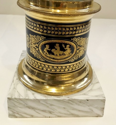 XIXe siècle - Colonne à la gloire de Napoléon en porcelaine de Paris