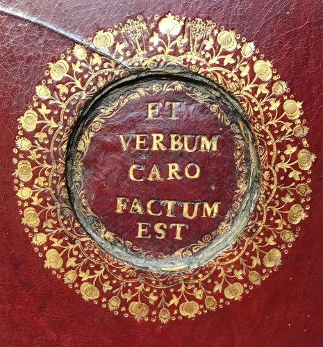 Autel portatif en maroquin rouge aux petits fers d'époque Louis XV - Art sacré, objets religieux Style 