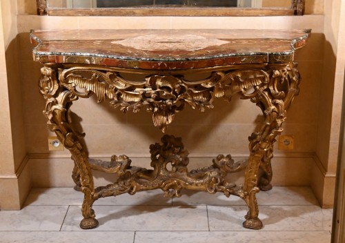 Furniture  - A Roman gilt wood console circa 1730