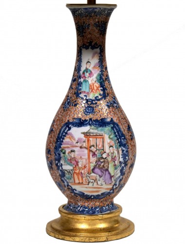 A pair of Chinese export porcelain vases