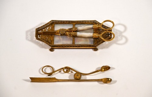 A French Charles X mother of pearl tray with candle snuffer and tongs - Objects of Vertu Style 