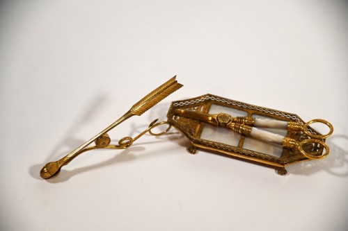A French Charles X mother of pearl tray with candle snuffer and tongs - 