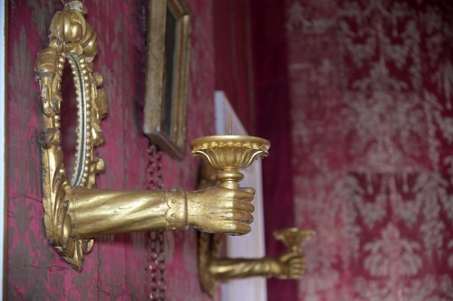 XVIIIe siècle - Paire de bras d'applique sur miroirs en bois doré Italie 18e siècle