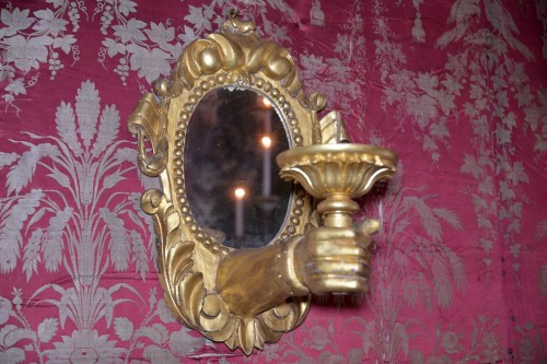 Paire de bras d'applique sur miroirs en bois doré Italie 18e siècle - 