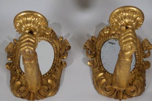 Antiquités - Paire de bras d'applique sur miroirs en bois doré Italie 18e siècle