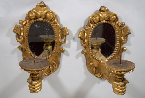 Antiquités - Paire de bras d'applique sur miroirs en bois doré Italie 18e siècle