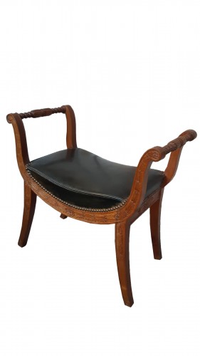 Tabouret curule sculpté, d'époque Directoire