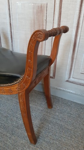 XVIIIe siècle - Tabouret curule sculpté, d'époque Directoire