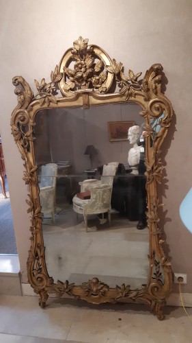 Antiquités - Grand miroir en bois doré d'époque Louis XV