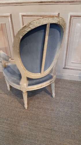 XVIIIe siècle - Paire de fauteuils Louis XVI, estampillés P BERNARD