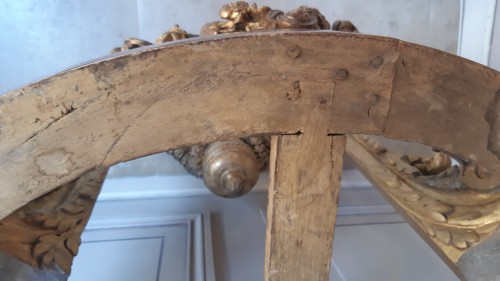 Louis XVI - Console en bois sculpté, doré, attribuée à Georges Jacob