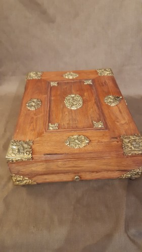 17th century - Writing case in rosewood veneer and bronzes of Louis XIV period