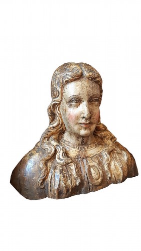 Buste féminin en bois sculpté, polychrome du XVIe siècle