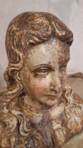 Buste féminin en bois sculpté, polychrome du XVIe siècle - Sculpture Style Renaissance