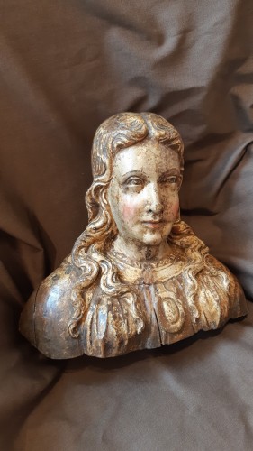 Antiquités - Buste féminin en bois sculpté, polychrome du XVIe siècle