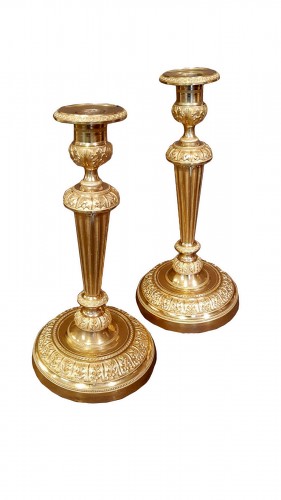 Paire de chandeliers en bronze doré et ciselé d'époque Louis XVI