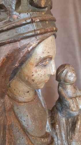 Vierge à l'enfant en bois sculpté polychrome du XVe siècle - Sculpture Style Moyen Âge