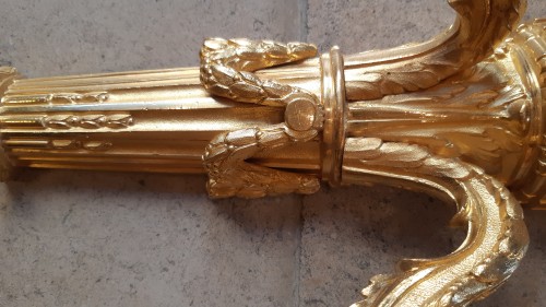 Louis XVI - Paire d'appliques en bronze ciselé et doré d'époque Louis XVI