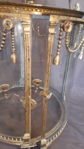 Lanterne en bronze doré d'époque Louis XVI - Luminaires Style Louis XVI