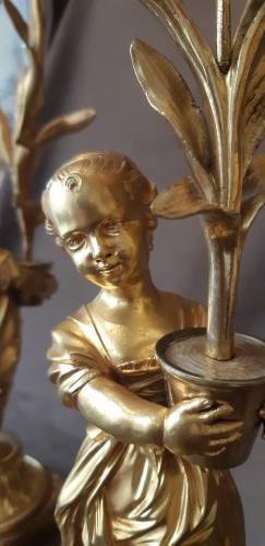 Pair of finely chased and gilt bronze candelabra, Louis XVI period - Lighting Style Louis XVI