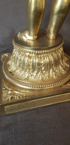 18th century - Pair of finely chased and gilt bronze candelabra, Louis XVI period