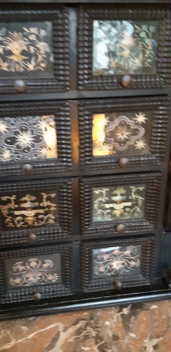 Mobilier Cabinet & Coffre - Cabinet Flamand du XVIIe siècle à décor de fixés sous verre