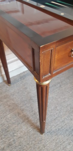 Louis XVI period mahogany tric-trac table - Furniture Style Louis XVI