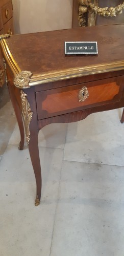 Petit bureau de salon Louis XV, estampillé J. DAUTRICHE - Sylvain Rochas