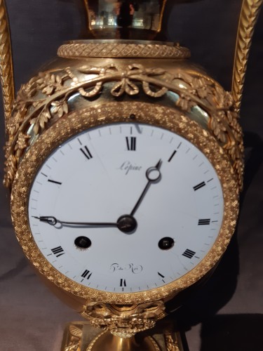 Horlogerie Pendule - Pendule en bronze doré d'époque Empire signée LEPINE