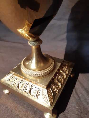 Antiquités - Pendule en bronze doré d'époque Empire signée LEPINE
