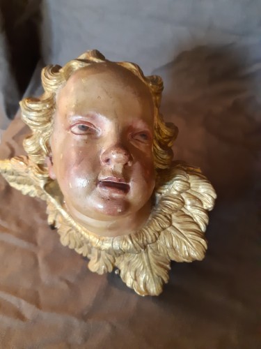Paire de têtes d'ange en bois sculpté d'époque Louis XV - Art sacré, objets religieux Style Louis XV